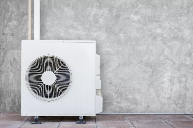 Installation pompe à chaleur air-air multisplit en extérieur de maison, Bordeaux, MEDOC-TPE